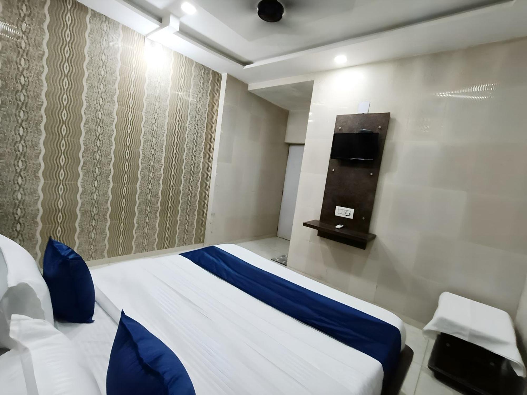 Hotel Shree Nath - 200 Meters From Dwarkadhish Temple Exterior photo
