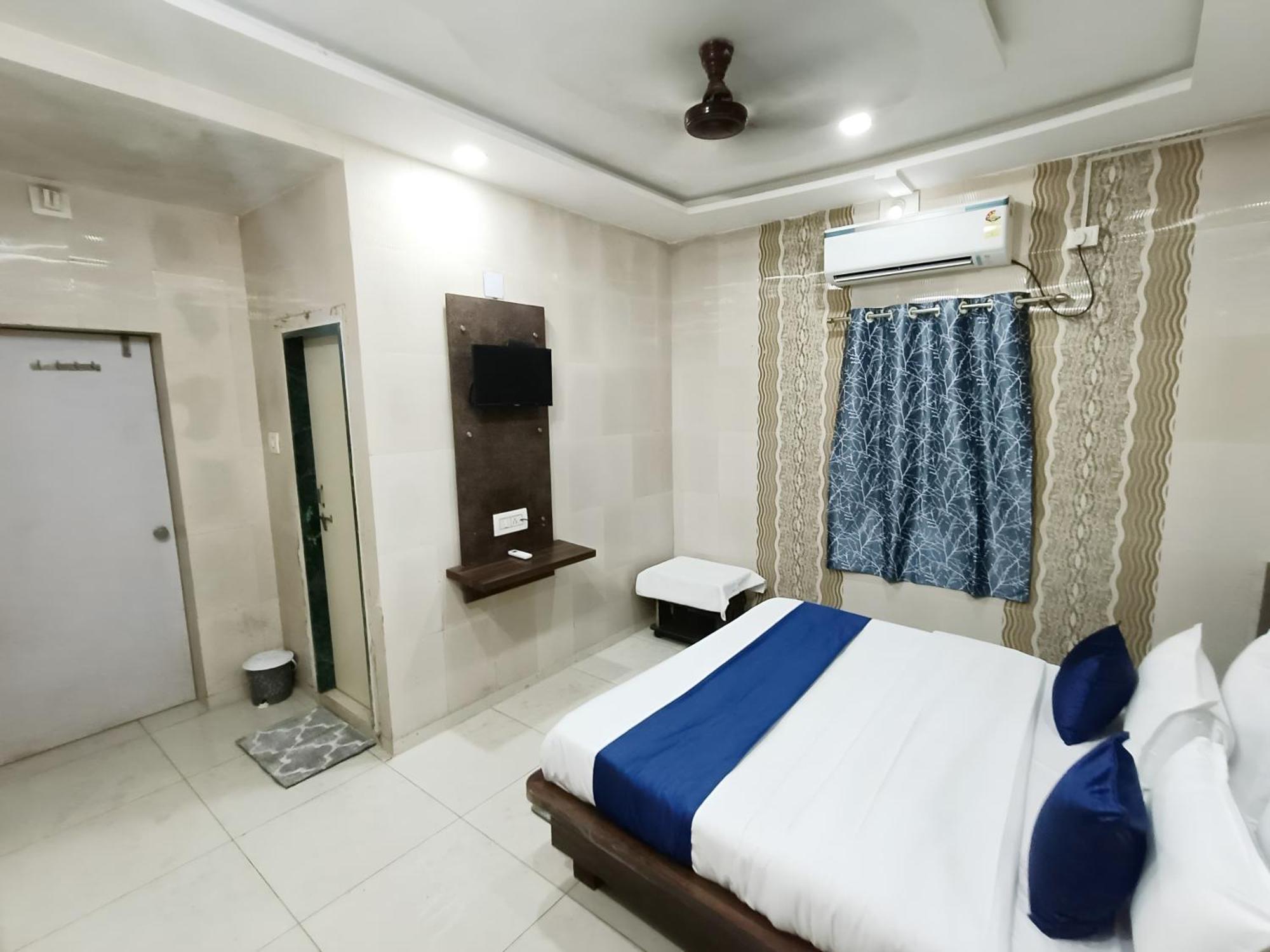 Hotel Shree Nath - 200 Meters From Dwarkadhish Temple Exterior photo